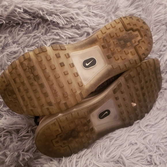 NIKE | Women's Multi-Colored Flyknit Max! - Picture 5 of 8